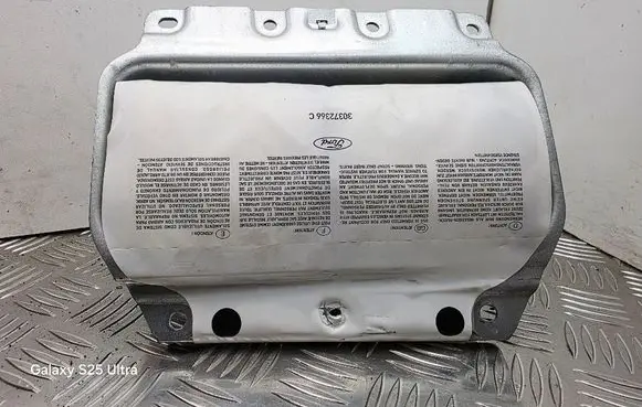 Passenger airbag