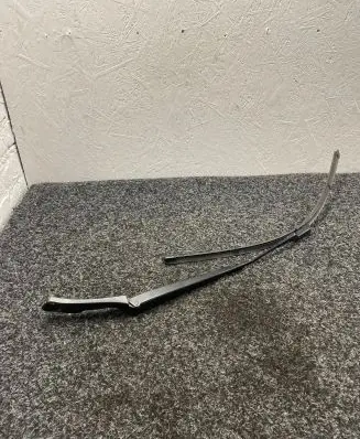 Volkswagen Touareg III Front wiper blade arm 761955409