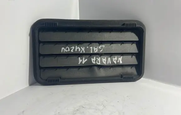 Nissan Navara D40 Quarter panel pressure vent 76804EB00