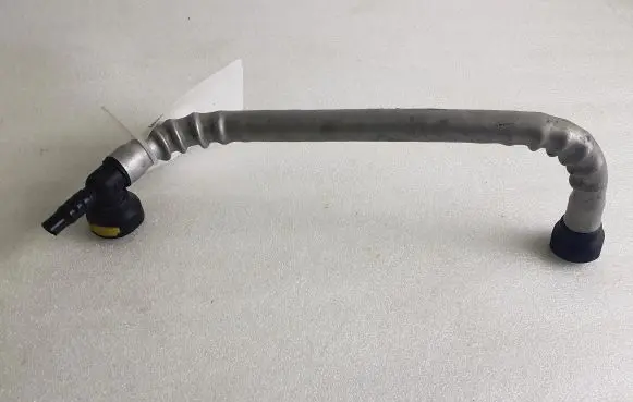 Nissan Qashqai Engine coolant pipe/hose 104204