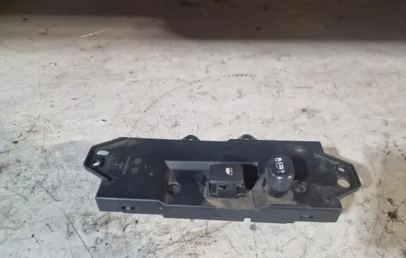 Chrysler Pacifica Electric window control switch