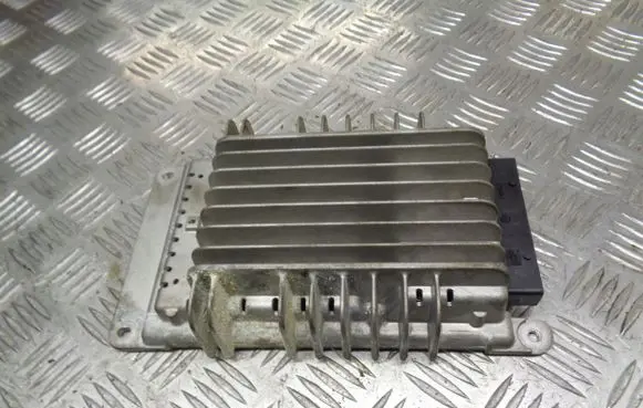 Audi A3 S3 8P Sound amplifier 8P0035223A