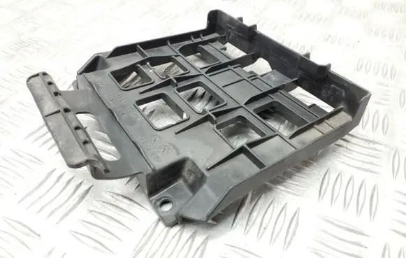 Audi A3 S3 A3 Sportback 8P Other engine bay part 8P0906131