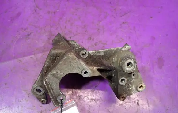 Audi A6 S6 C4 4A Power steering pump mounting bracket 