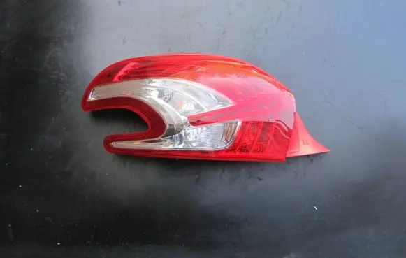 Peugeot 208 Rear/tail lights 9672628280