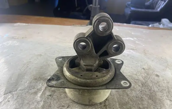 Opel Vectra C Gearbox mount 9156926 V04643