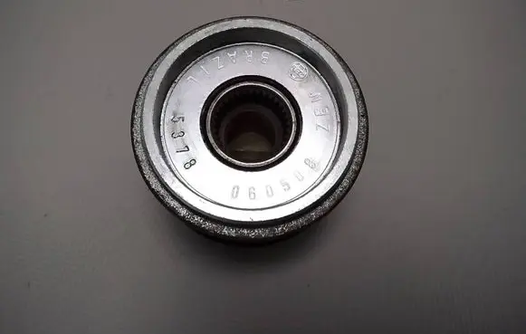 Volkswagen Touran I Alternator pulley 060508 5378