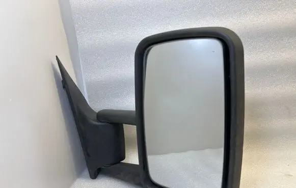 Volkswagen II LT Front door electric wing mirror E1010384