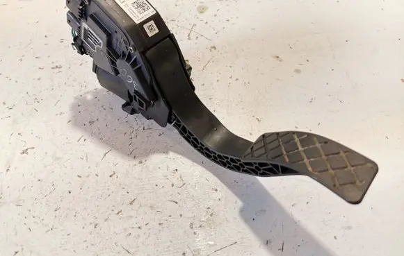 Audi Q7 4M Accelerator throttle pedal 4M1723523