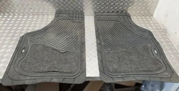 Toyota Avensis T250 Front floor mat 