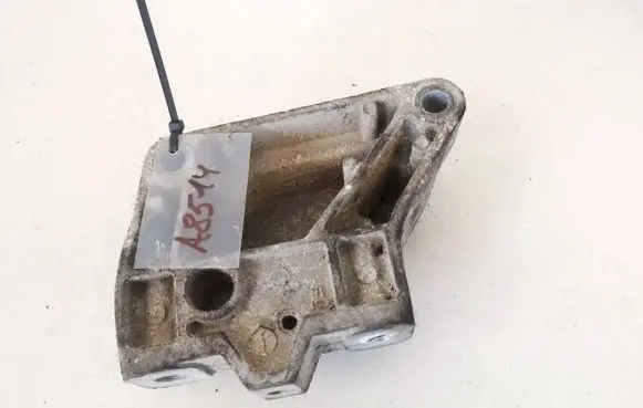Volkswagen Jetta V Engine mounting bracket 1k0199111