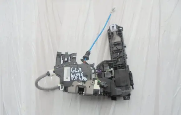 Mercedes-Benz GLA W156 Front door lock 6347356478