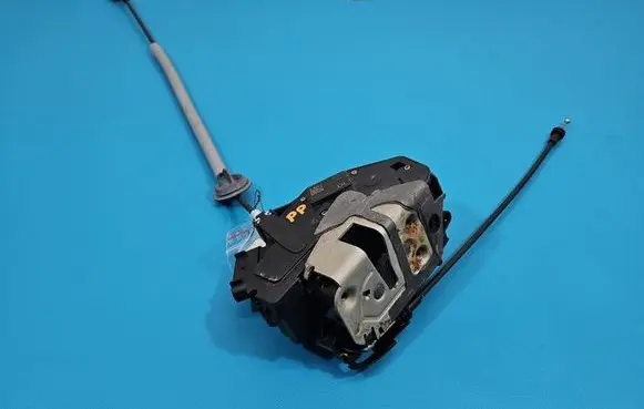 Volvo S60 Front door lock 31301740 IMPRK1526461