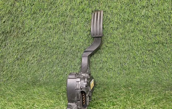 Ford Fiesta Accelerator throttle pedal 4S619F836AA 6PV00856702