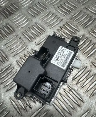 Mercedes-Benz E A207 Heater blower motor/fan resistor A2128702110 5HL01038412 V7191004