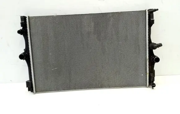 Mercedes-Benz GLA H247 Coolant radiator A2475000203