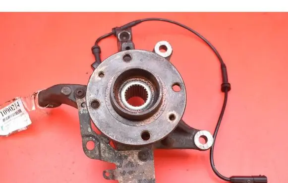 Renault Captur Front wheel hub spindle knuckle
