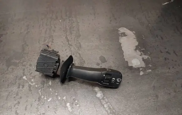 BMW 5 E39 Wiper control stalk 8352013 01200900