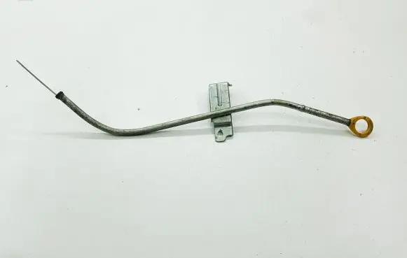 Lexus CT 200H Oil level dip stick 