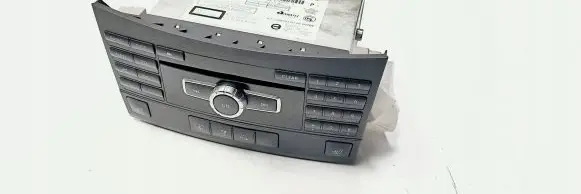 Mitsubishi Montero Radio/CD/DVD/GPS head unit A2129001926