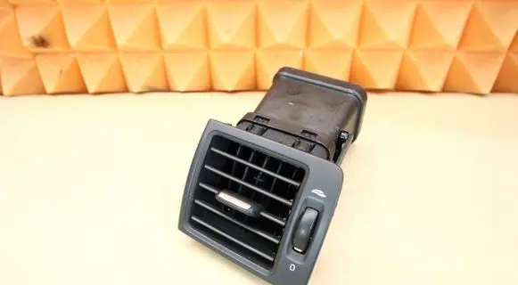 Volvo V50 Dashboard side air vent grill/cover trim 39888287