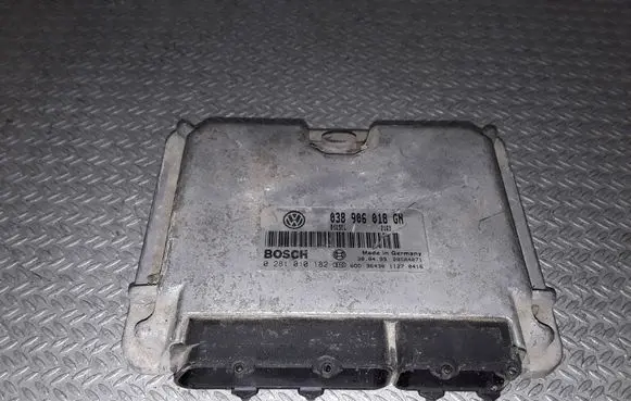 Skoda Octavia Mk1 (1U) Engine control unit/module 038906018GN 0281010182