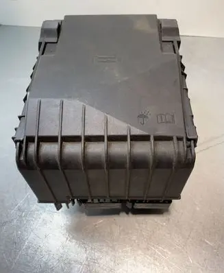 Volkswagen PASSAT B7 Fuse box set 1K0937132