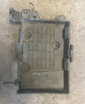 Renault Megane II Battery tray 8200166032