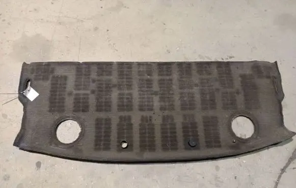 Volkswagen Jetta II Parcel shelf 