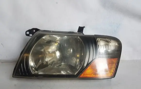 Mitsubishi Pajero Headlight/headlamp 10087419