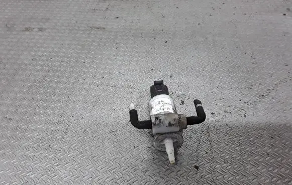 Mini One - Cooper R50 - 53 Windscreen/windshield washer pump 837742903