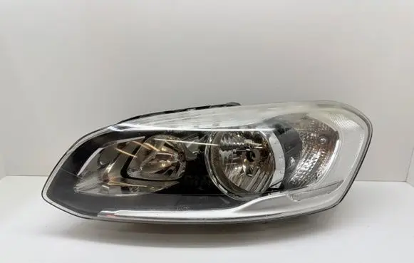 Volvo XC60 Headlight/headlamp 31358111 89907489 Y413RS
