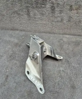 Audi A7 S7 4G Fender mounting bracket 4G8821135D