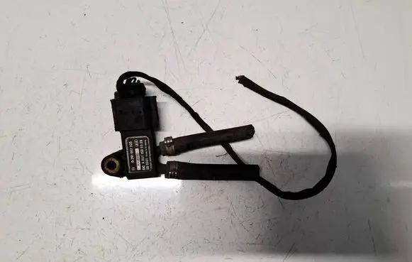 Mercedes-Benz C AMG W204 Exhaust gas pressure sensor 0281002925
