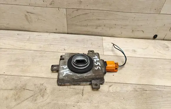Mazda 3 II Xenon control unit/module W3T15671