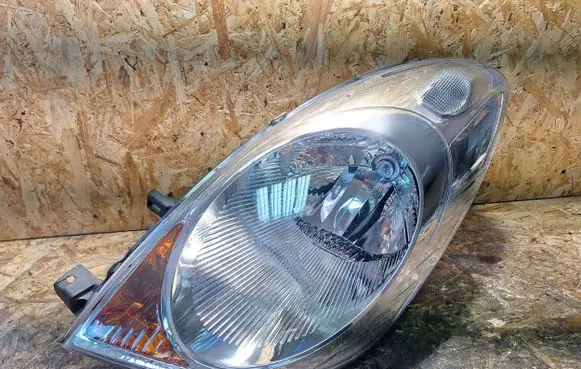 Nissan Note (E11) Headlight/headlamp