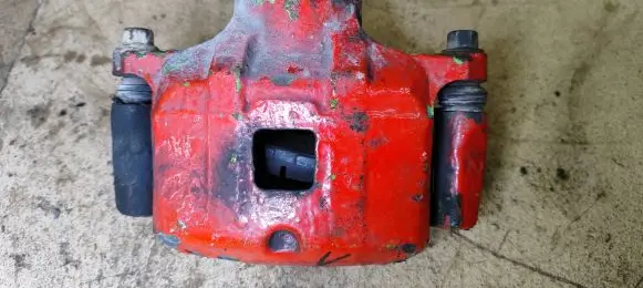 Front brake caliper