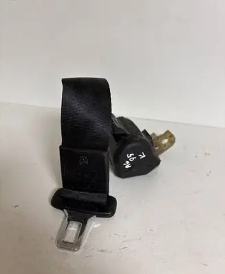 Middle seatbelt (rear)