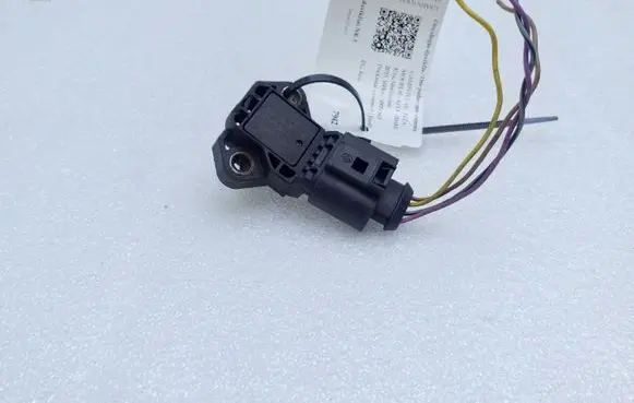 Volkswagen PASSAT B7 Air pressure sensor 0281002977 03G906051E