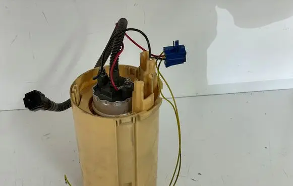 Mercedes-Benz CLK A208 C208 In-tank fuel pump