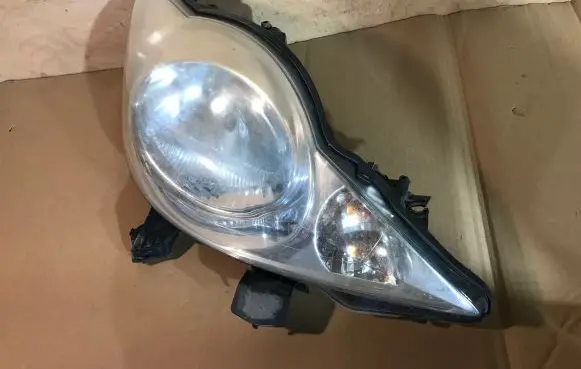 Peugeot 107 Headlight/headlamp 811100H030 0389033104 89033104
