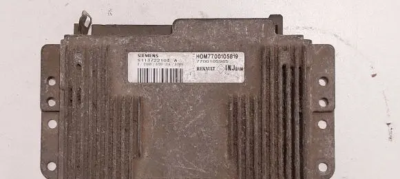 Renault Laguna I Engine control unit/module 7700105985 S113722103A 7700105819