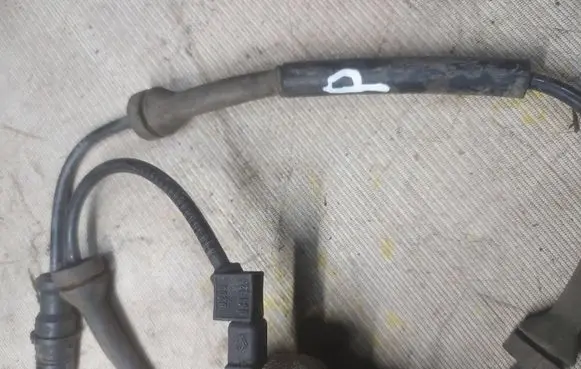 Renault Espace IV ABS brake wheel speed sensor 8200084125
