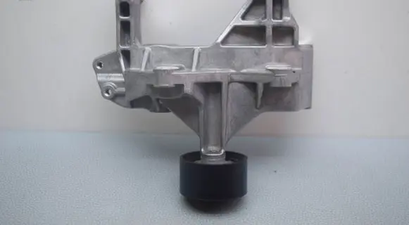 Audi Q7 4M Generator/alternator bracket 057903143L