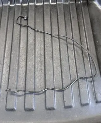 Engine coolant pipe/hose