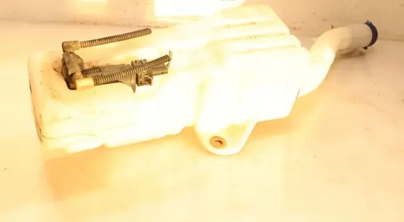 Windshield washer fluid reservoir/tank