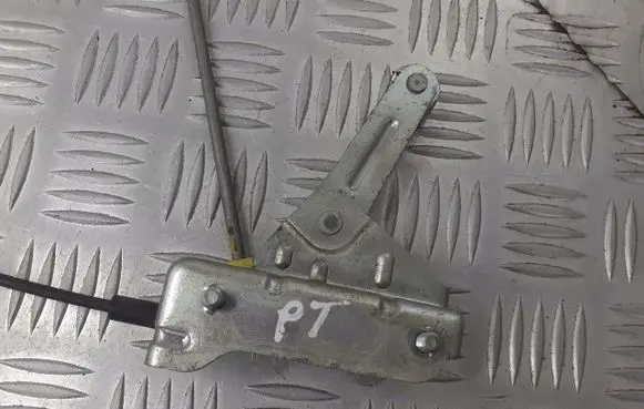 Mazda 5 Sliding door lock 