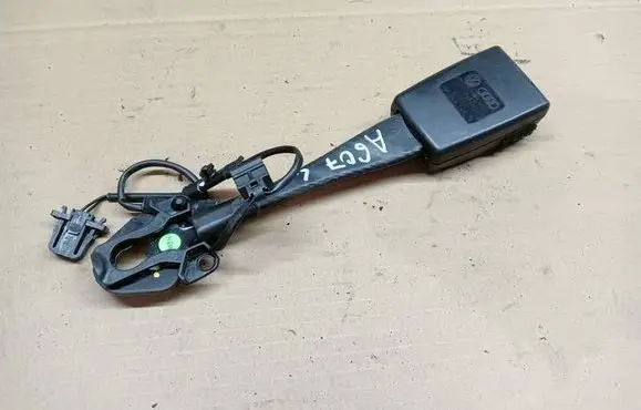 Audi A6 S6 C7 4G Front seatbelt buckle 8K0857755F 080210 FJBB1