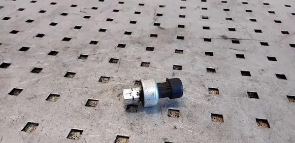 Opel Antara Air conditioning (A/C) pressure sensor 