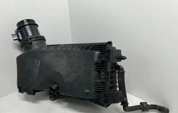 Volkswagen Touareg II Air filter 7P0129601